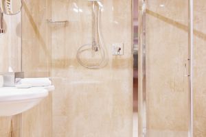 Diamond Hotel & Resort