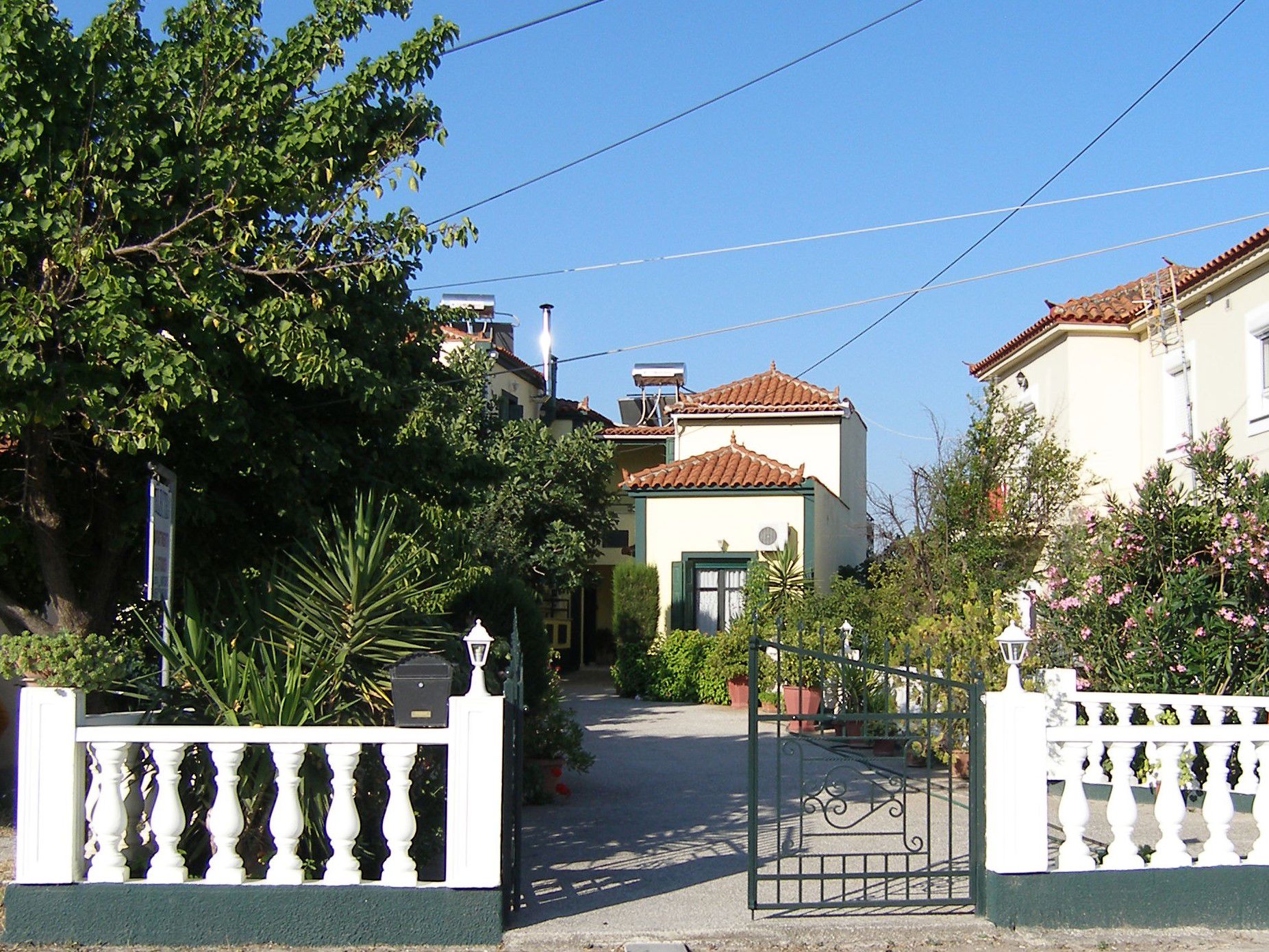 Elektra Apartments