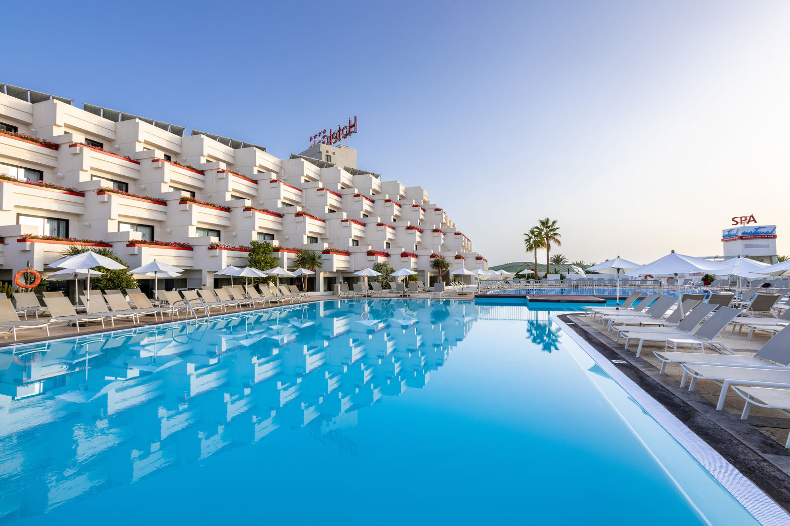 Meer info over Alexandre Hotel Gala (ex Gala Tenerife)  bij Corendon