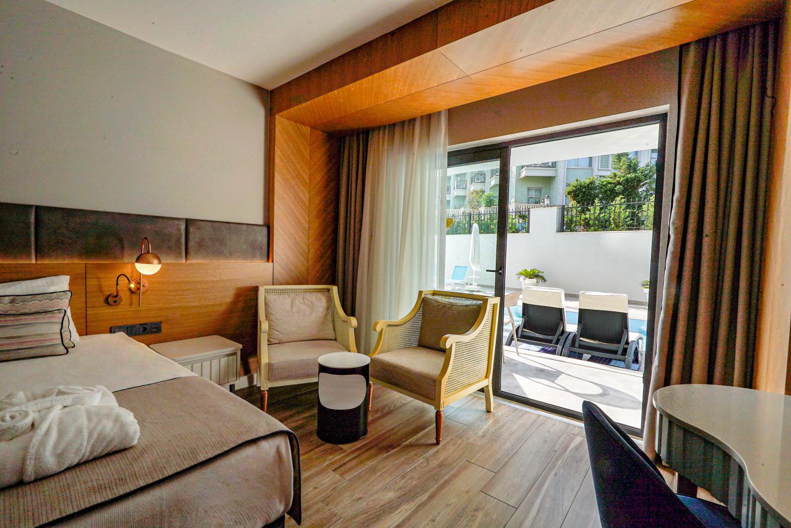 Diamond Deluxe Hotel