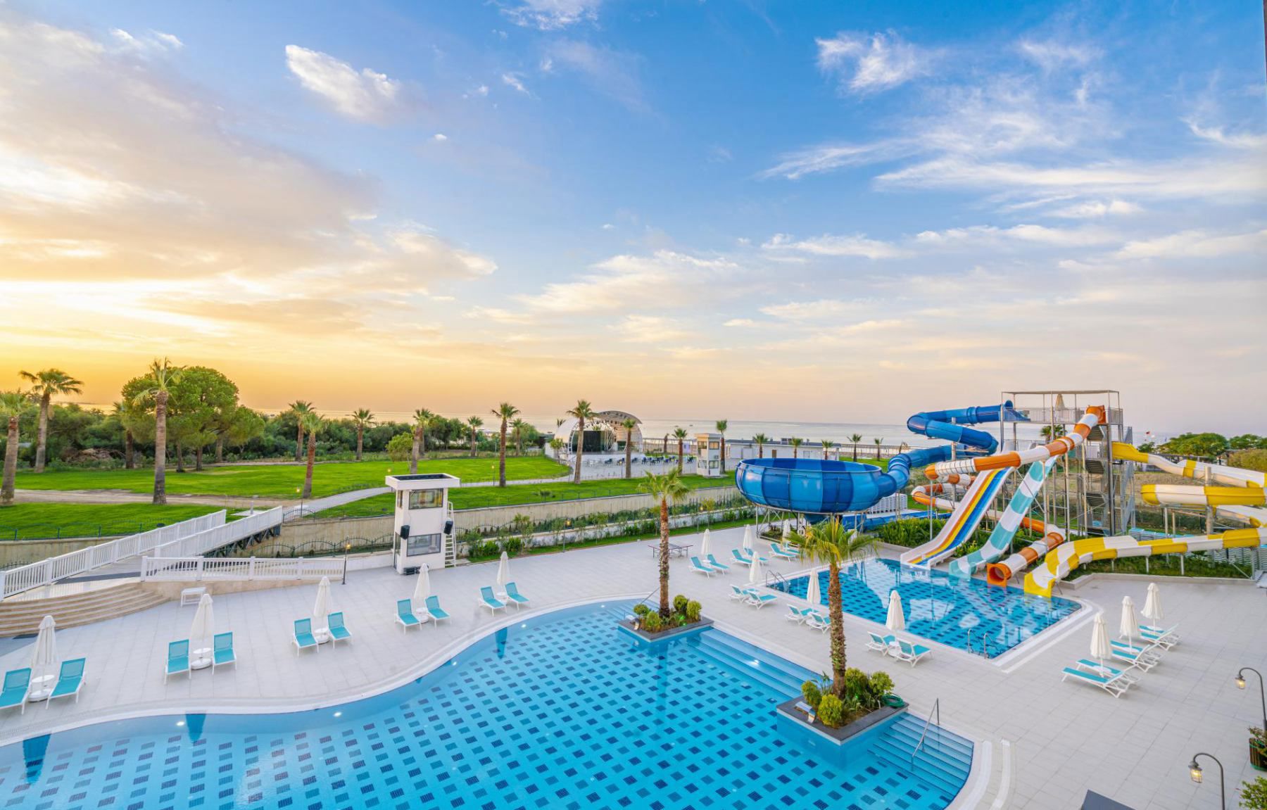 Diamond Deluxe Hotel