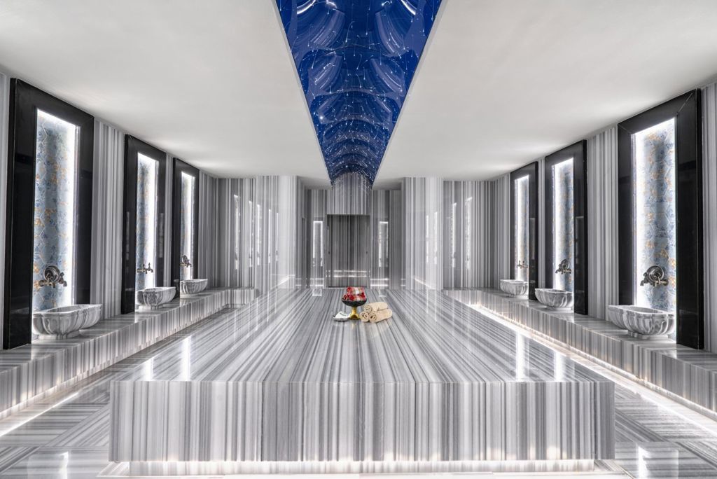 Diamond Deluxe Hotel