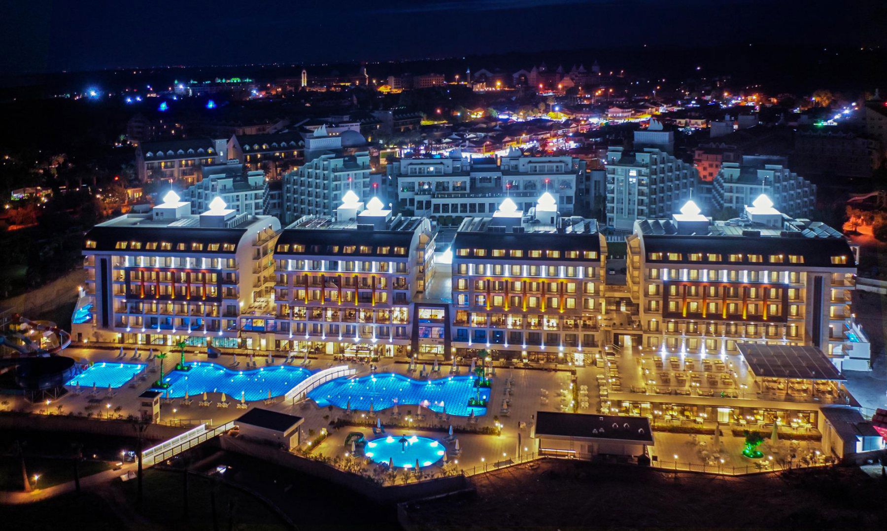 Diamond Deluxe Hotel