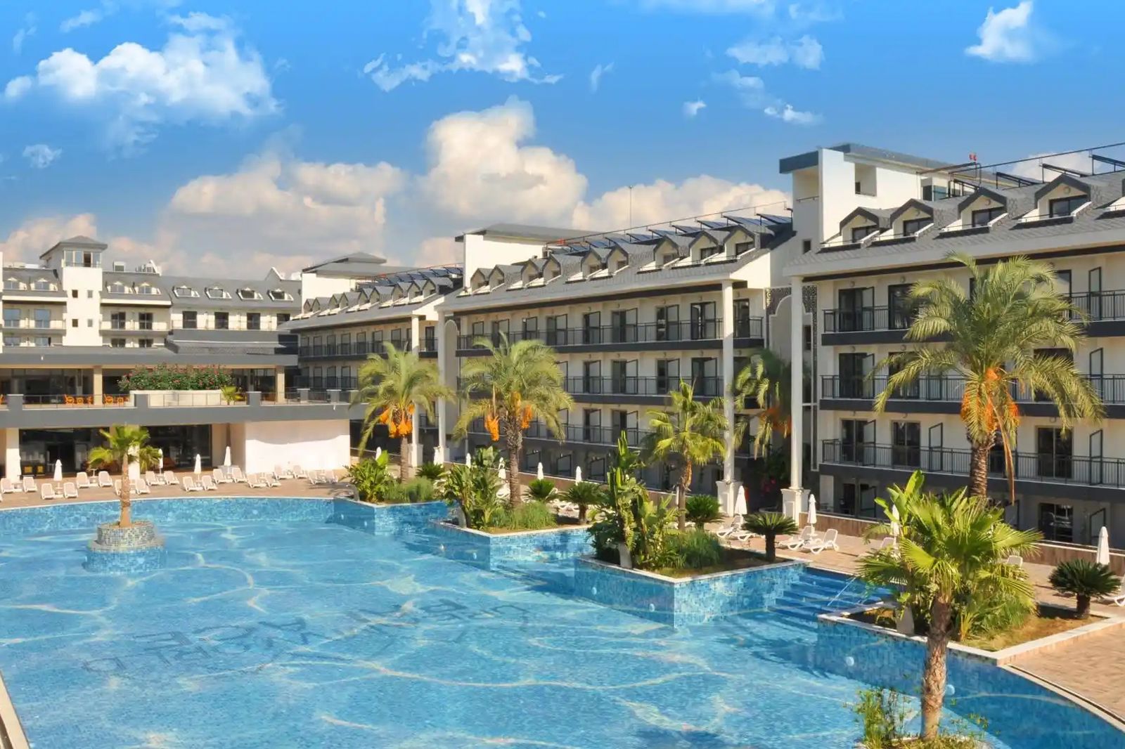 Dream World Palace - hovedbillede