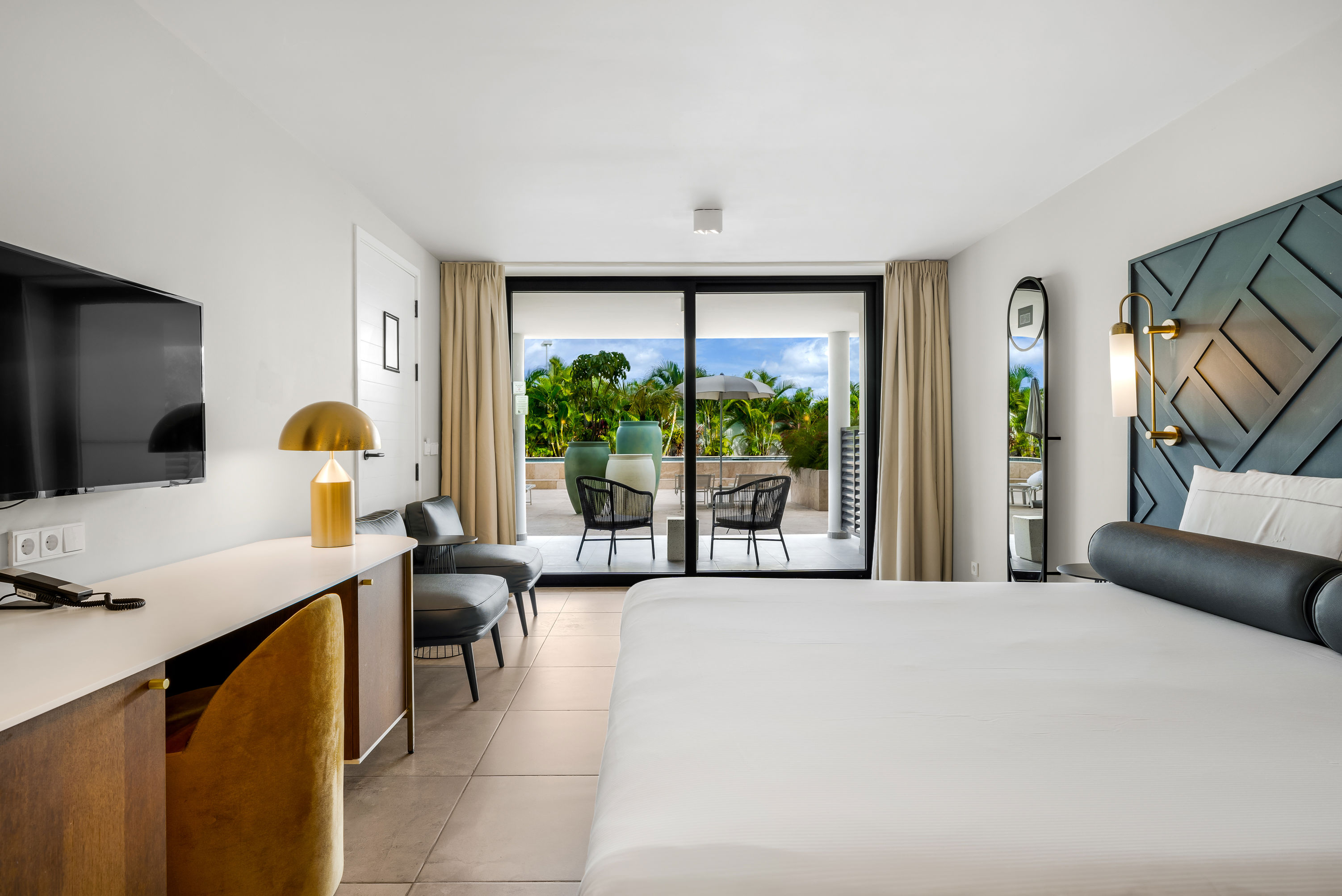 Fly & Go Mangrove Beach Corendon, Curio by Hilton
