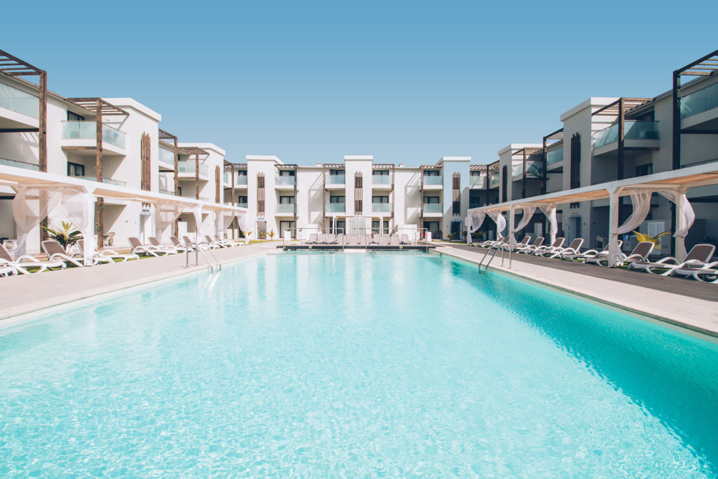 halos-casa-resort