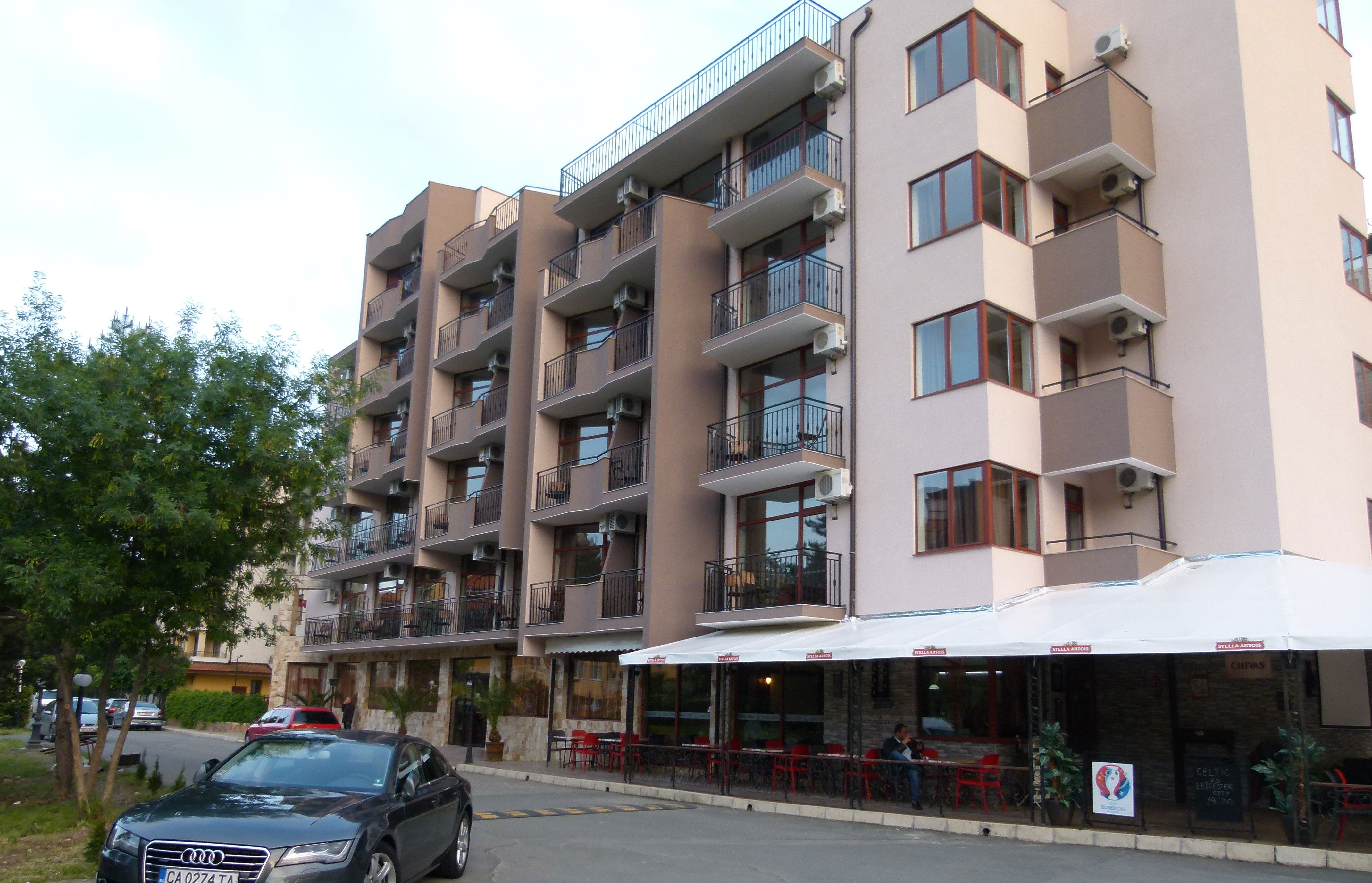 Lira Hotel