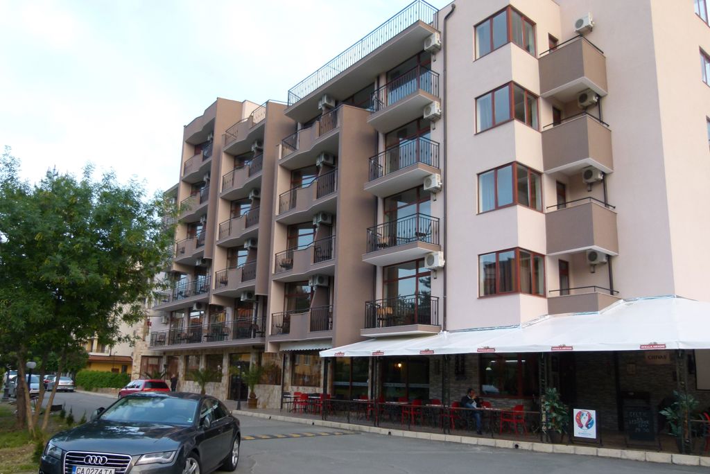 Lira Hotel