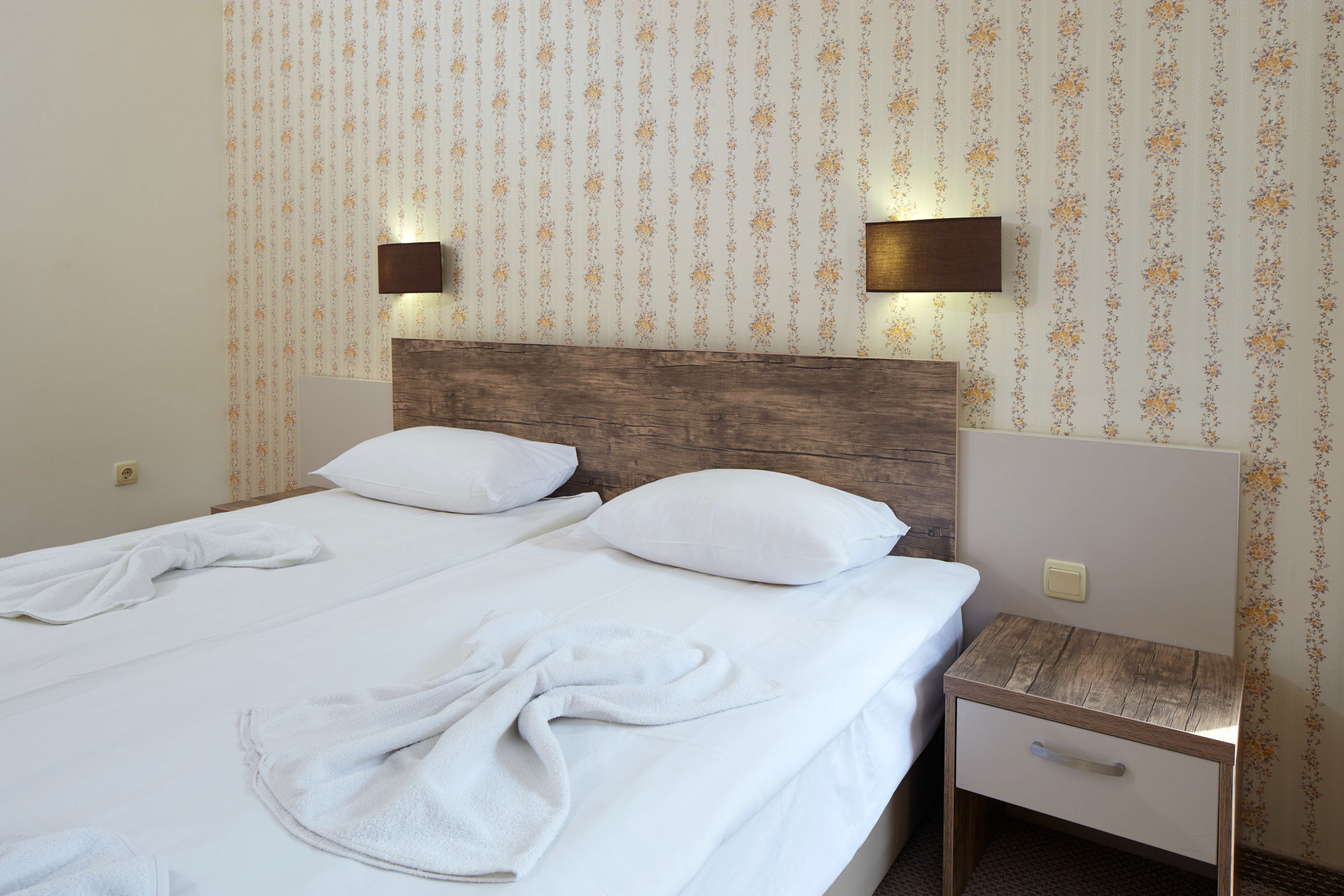 Lira Hotel