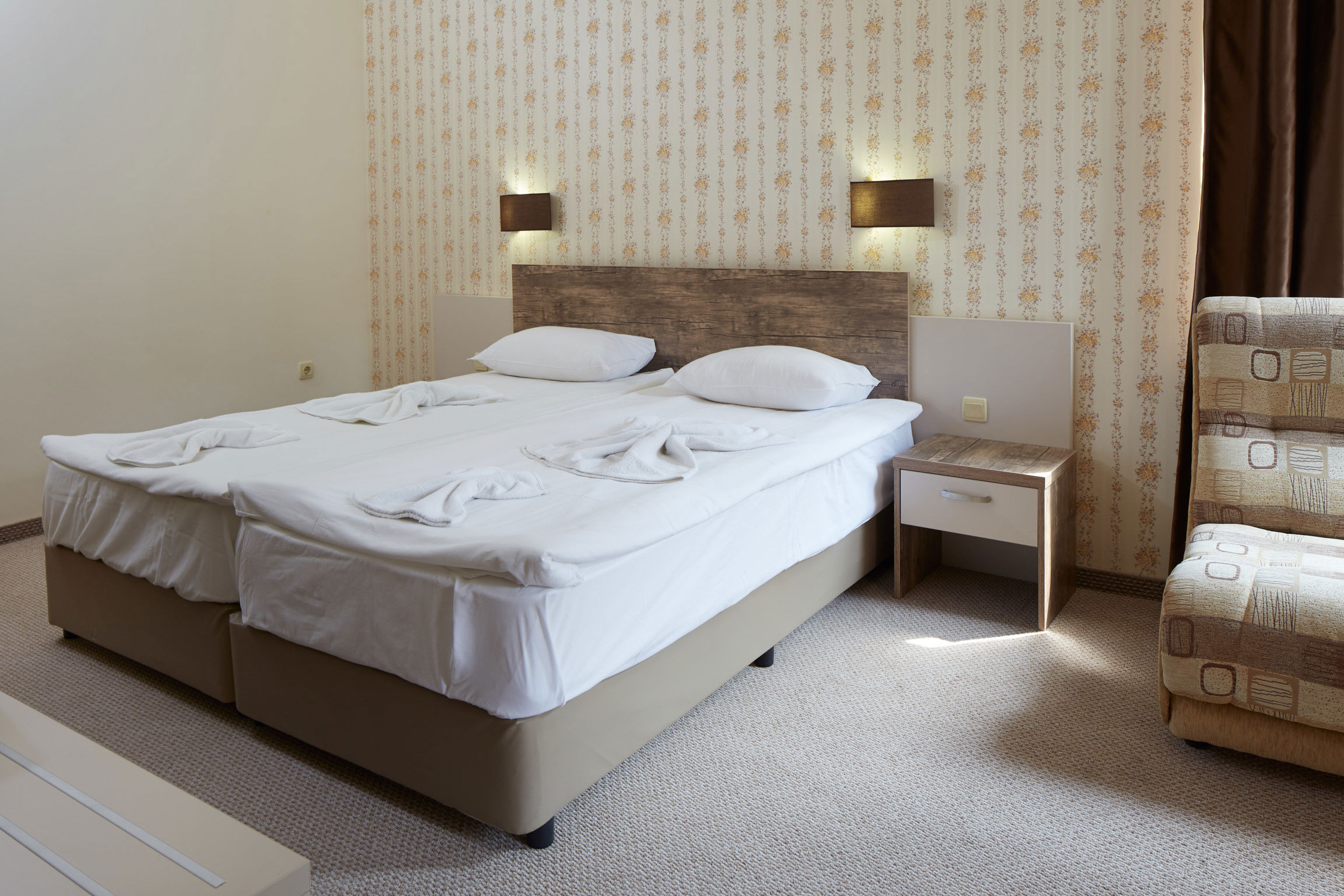 Lira Hotel