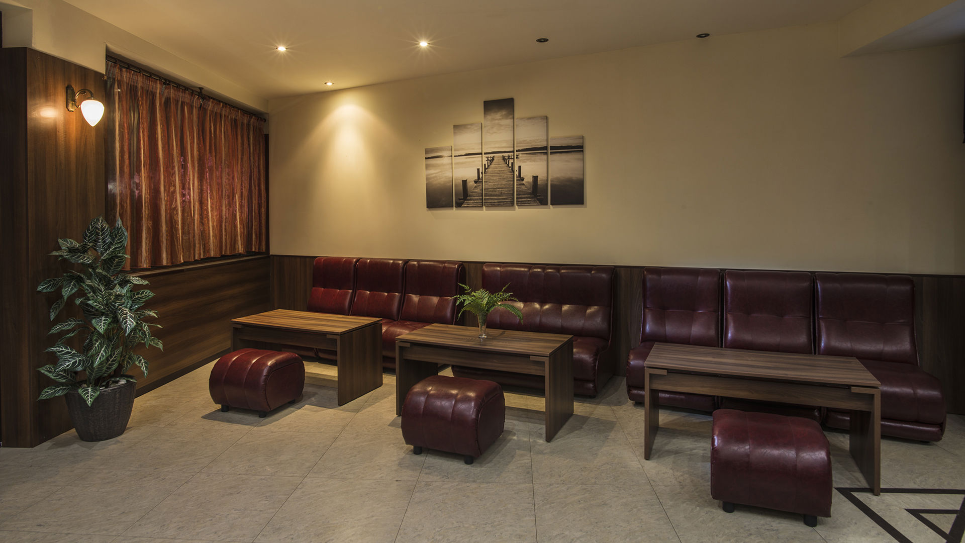 Lira Hotel