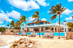 Fly & Go Van der Valk Plaza Island Residence Bonaire