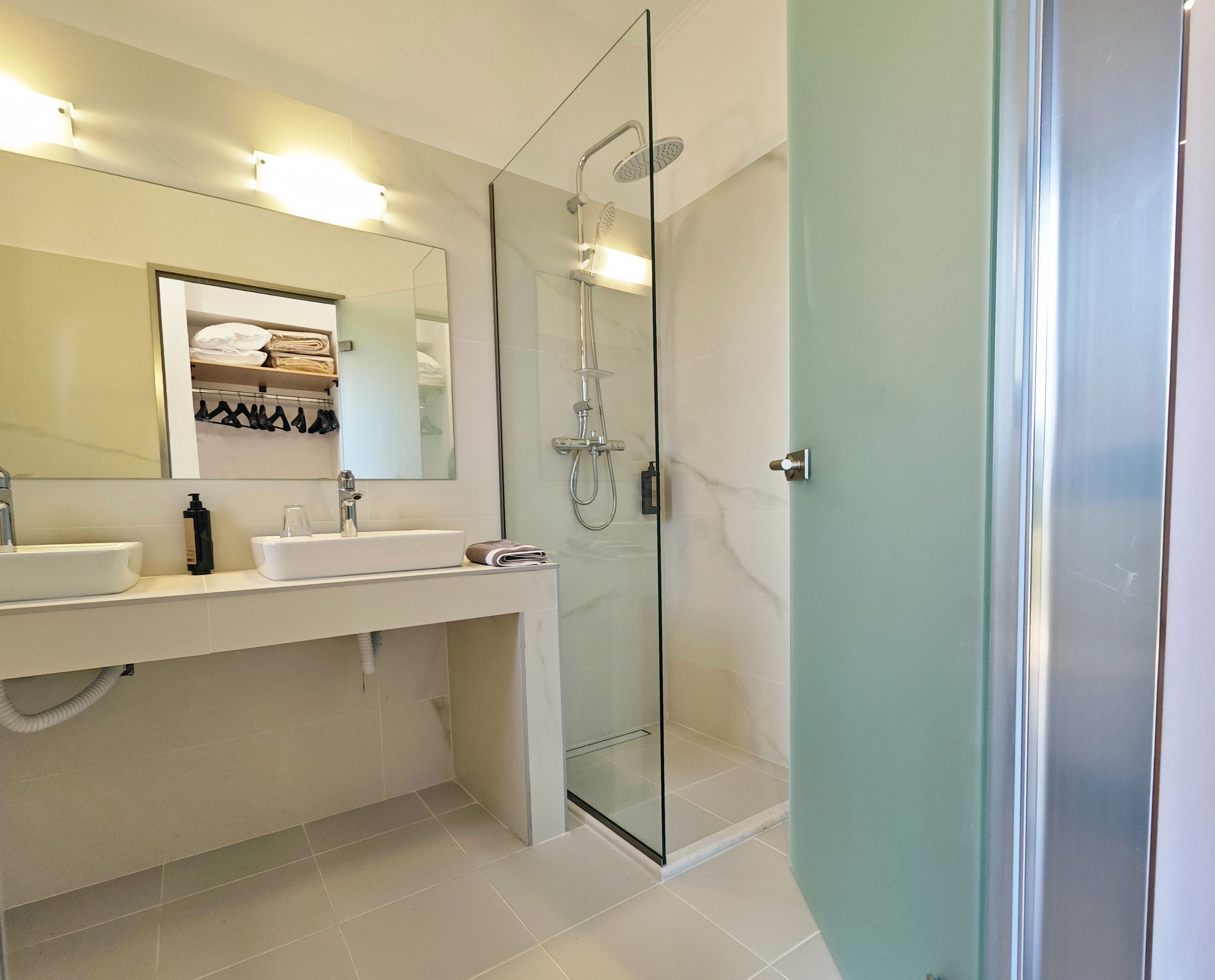Pasiphae Hotel