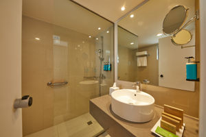 Woonvoorbeeld My Favorite Club junior suite frontal zeezicht