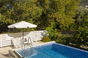 Zisis Suites
