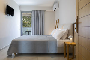 Zisis Suites