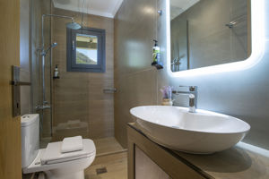 Zisis Suites
