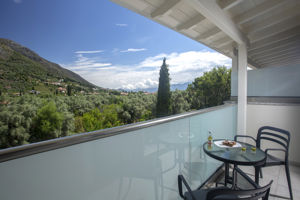 Zisis Suites