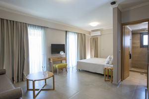 Zisis Suites