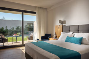 Cavo Orient Beach Hotel & Suites