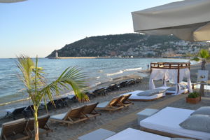 Sun Hotel by En Vie Beach