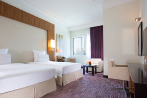 Pullman Dubai Jumeirah Lakes Towers